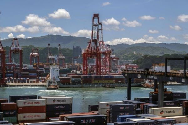 Экспортная выручка Тайваня снизилась впервые с 2020 года